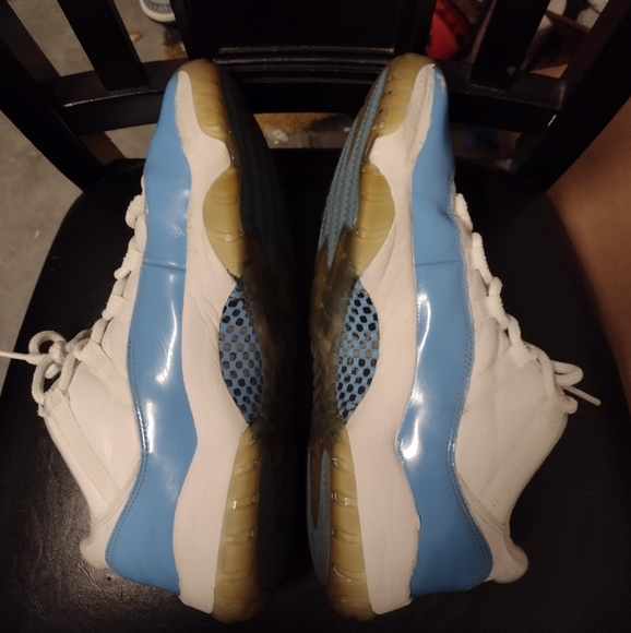 Jordan 11 Low UNC - Picture 5 of 6